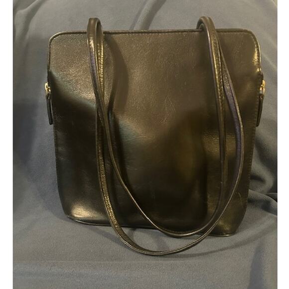 Hidesign Handbags - Hidesign Black Leather Expandable Medium Sized Shoulder Bag